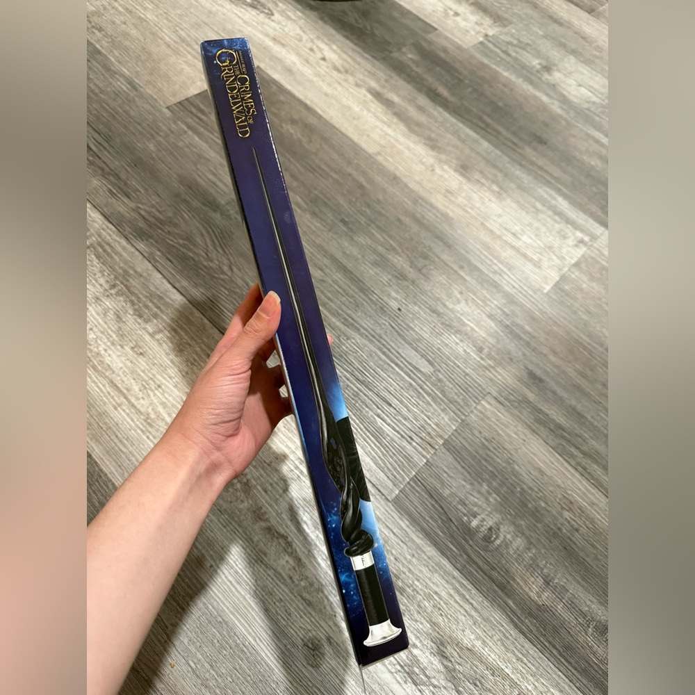 Fantastic Beasts Crimes of Grindelwald Albus Dumbledore Wand NWT NWB Never open - Picture 4 of 6